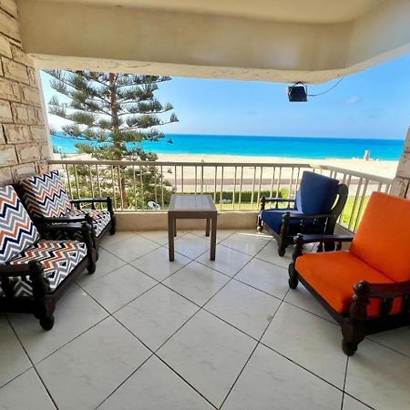 אל עלמיין Beachfront Chalet In Green Beach, North Coast מראה חיצוני תמונה